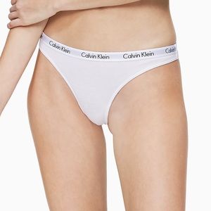 Lot of 3 nwt Calvin Klein white thong xs